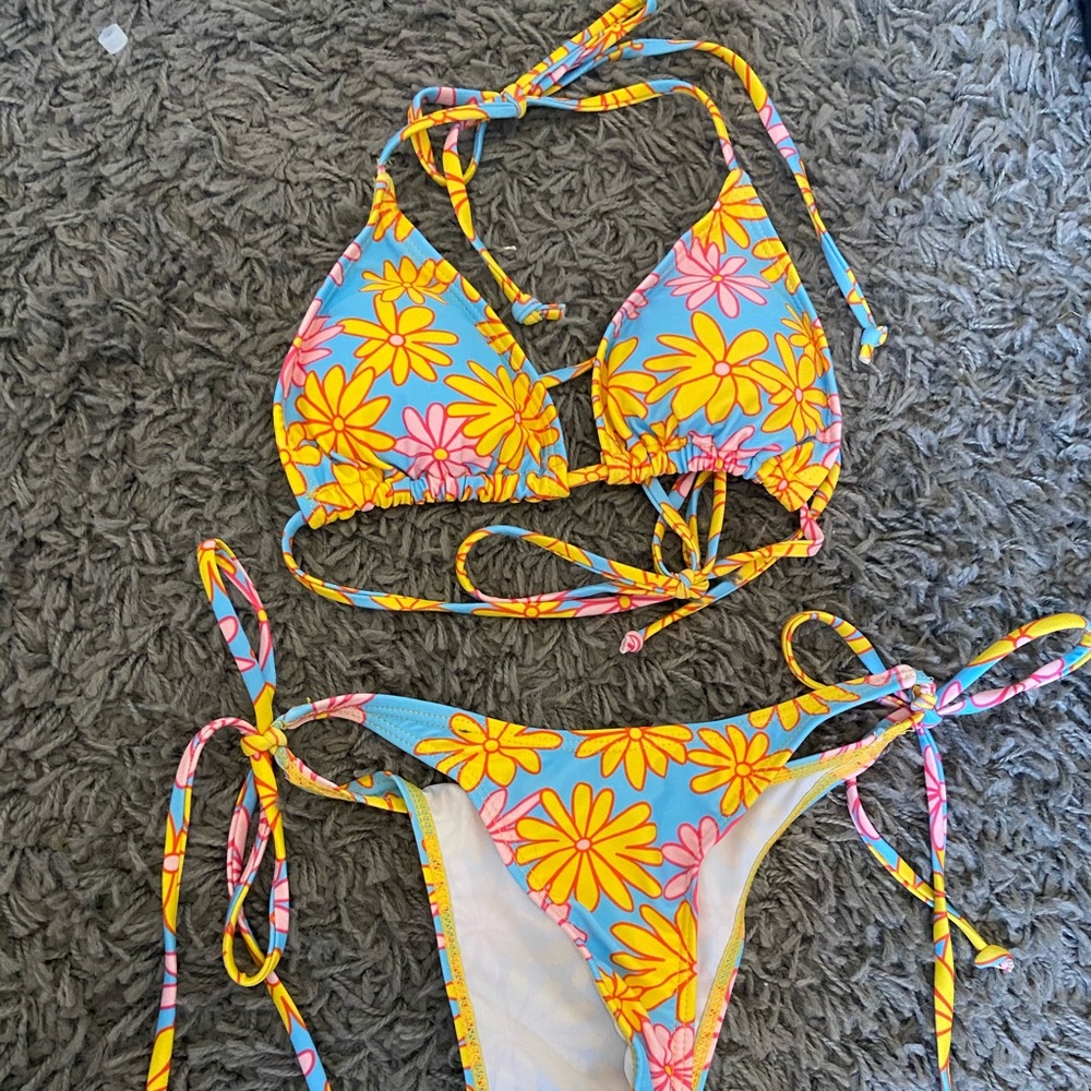 New SHEIN Floral Bikini -size s